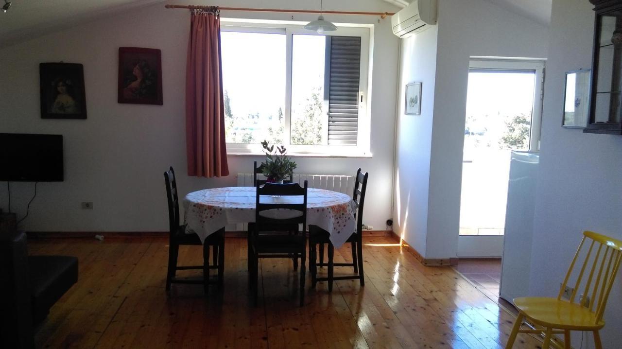Elinor 2 Apartment *