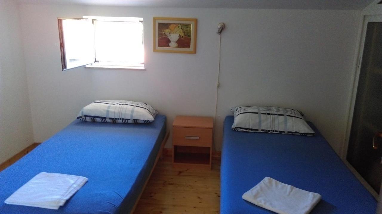 Elinor 2 Apartment